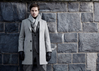 The first coats appeared in the Persians