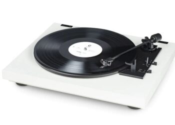Як вибирати програвач вінілу: популярні різновиди та корисні поради щодо вибору