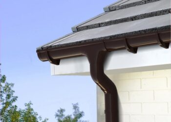 Водосточная система для крыши: ключевые требования и установка