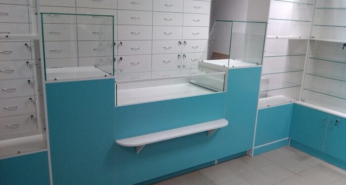 Торговое оборудование для аптек: ключевые требования и выбор