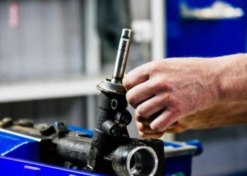 Отличия и плюсы надежного ремонта рулевых реек