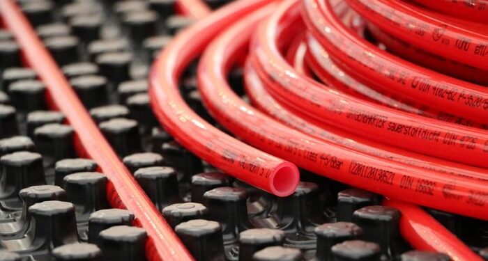 Труба для теплої підлоги: види, основні переваги та як обирати