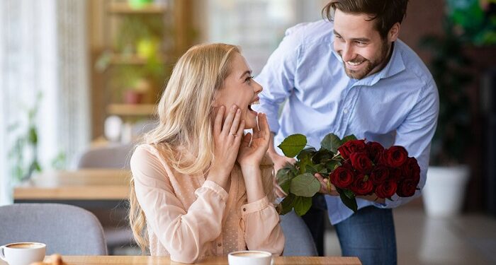 Лучший подарок для девушки на первом свидании: интересные идеи и советы