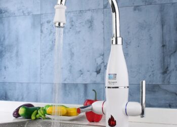 Ручний чи розумний: порівнюємо традиційні та автоматизовані крани для дому