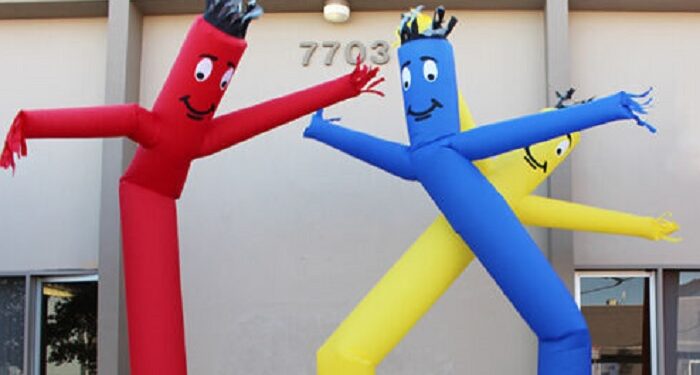 Надувні рекламні конструкції: кумедні та ефективні