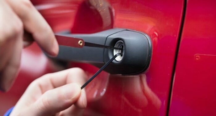 Professional Brantford auto locksmith services to solve all your auto lock and key problems