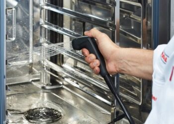 Чищення та догляд за пароконвектоматом: поради для кухарів