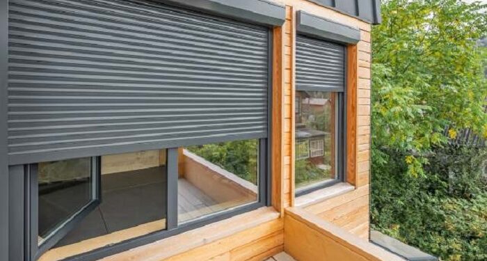 Ролеты для окон как современное решение для защиты помещений от солнца: достоинства и установка