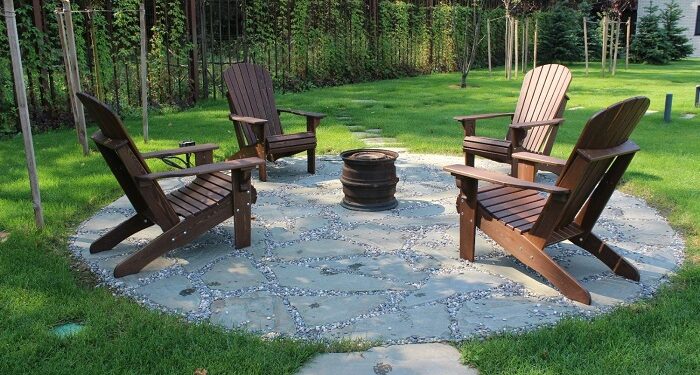 Огляд видів садових стільців та поради щодо їх правильного вибору