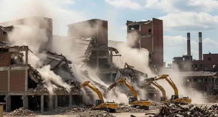 Демонтажные работы в промышленном и коммерческом секторах: масштаб и технологии