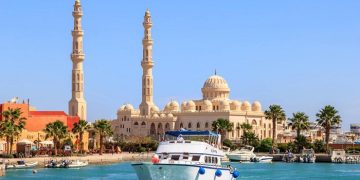 Хургада для туристів: переваги курорту та поради щодо вибору готелю