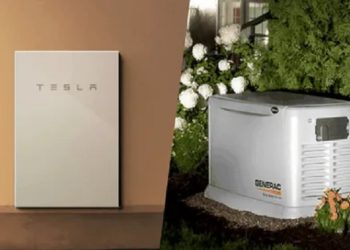 Solar battery backup vs generator: which is better for power outages