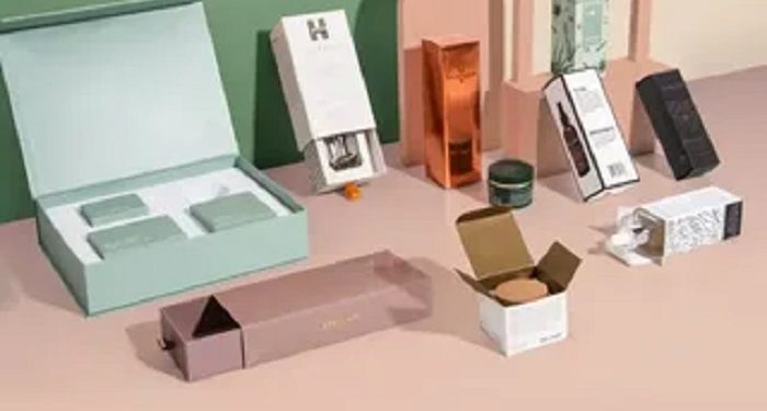 OEM vs custom cosmetic packaging